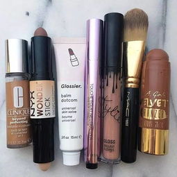 化妝品高價(jià)之謎 女性消費(fèi)心理與市場邏輯解析