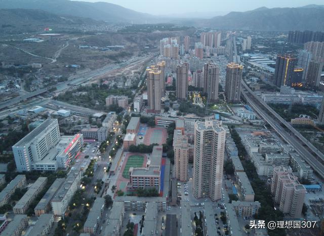 黃河之畔的工業(yè)脊梁 從三線建設(shè)到未來，蘭州承載的西北工業(yè)精華與數(shù)據(jù)時(shí)代新使命